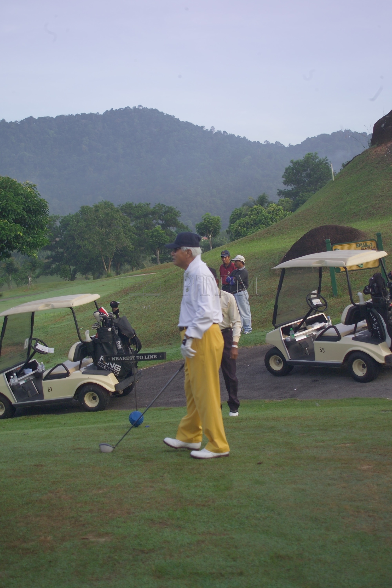 PTPM 04 17 golf D8XZ4700